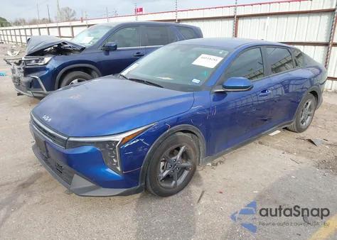 2025 Kia K4 Lxs из США, поврежденный, VIN 3KPFT4DE6SE044609